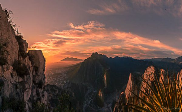 Montañas cielo amanecer nubes. El Nido