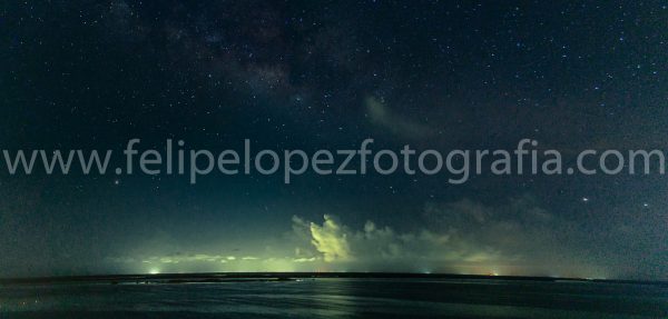 Via Lactea panoramica sobre laguna 7 colores. Via Lactea Bacalar