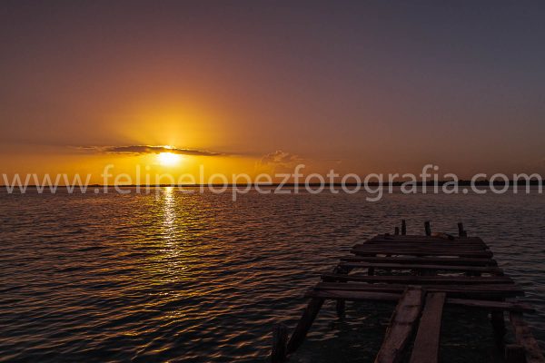 Amanecer en la Laguna de los 7 colores Bacalar. Amanecer Bacalar