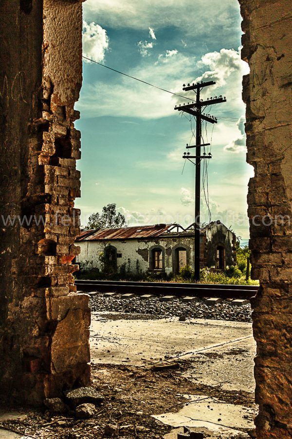 Rieles de tren. Estacion abandonada