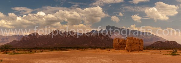 Cielo nubes montañas papalote. La Sierra del Frayle