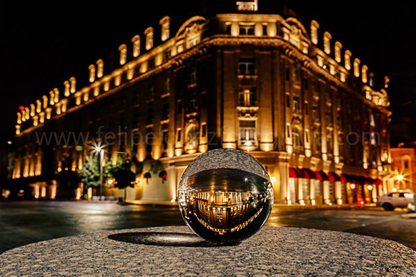 Esfera edificio nocturna calle. Gran Hotel Ancira V2.