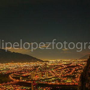 Montañas noche ciudad luces. PV1 Cd de las Montañas.