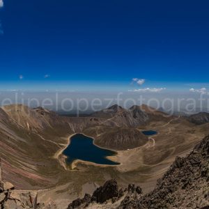 Crater Volcan Montaña Laguna CIelo Azul Nubes. Pico del Fraile.