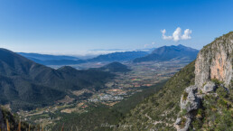 san juan de los dolores, rocas, cielo azul, nubes blancas, monta&ntilde;a.