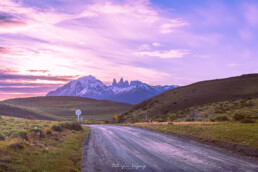 monta&ntilde;a, torres del paine, atardecer, camino, pradera, vegetacion, nubes blancas.
