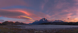 fiordo, nubes blanca, monta&ntilde;a, paine grande, vegetacion, atardecer.