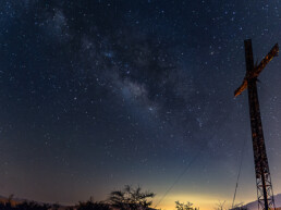 via lactea, estrellas, vegetacion, cielo nocturno.
